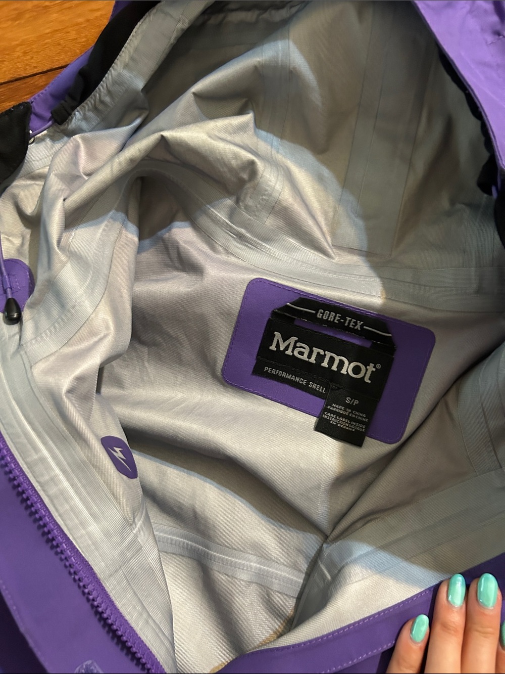 Marmot Hooded Gortex Purple Waterproof Rain Jacket - Picture 3 of 4